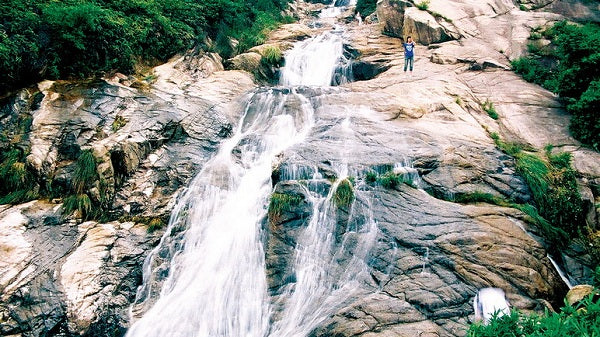 Beichen Mountain Scenic Area & Twelve Dragons Waterfall Trek