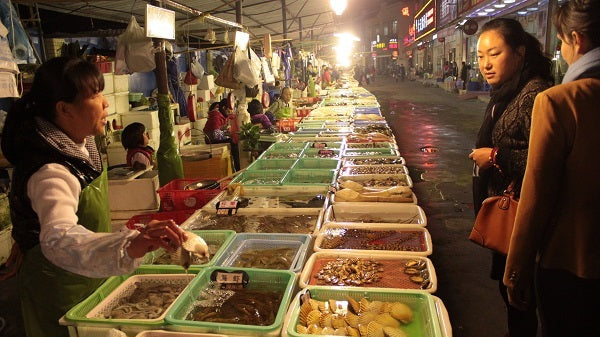 Gongbei Shuiwan Road Seafood Food Street