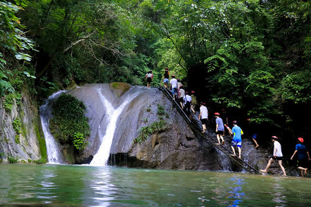 Gudong Waterfall (Climbing Waterfall)