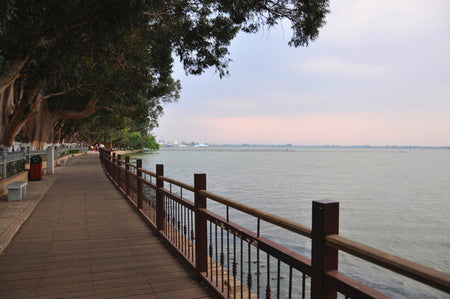 Haigeng Dam Night Walk