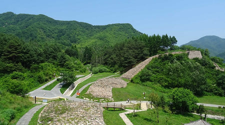 Ji'an Hwando Mountain City Wall Walk