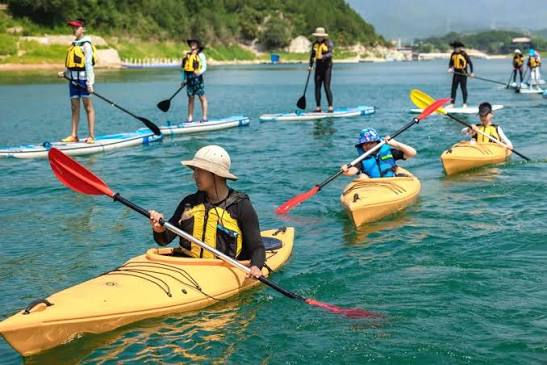 Kayaking & Canoeing (Yanqi Lake)