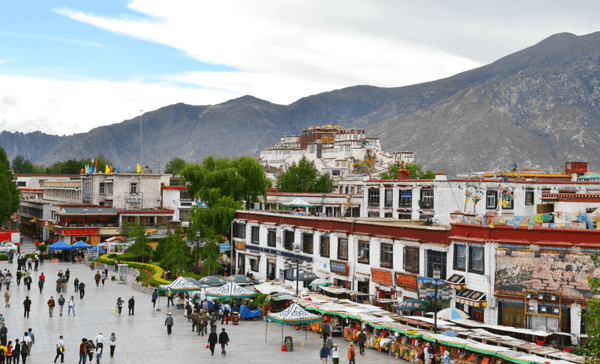 Lhasa Old Town Traditional Sweet Tea Street