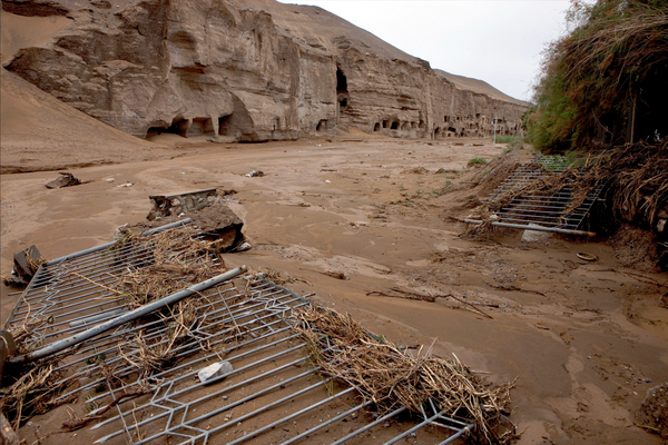 Mogao Caves Cultural Sand Filtration Buffer Trail