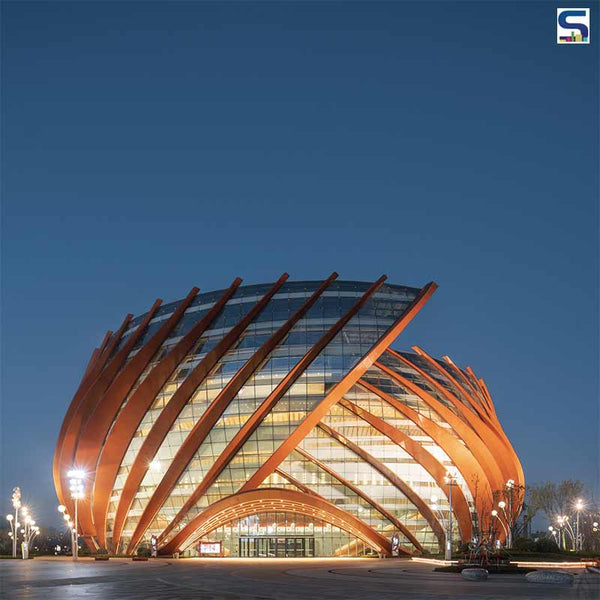 Qingdao Grand Theater Glass Shell Promenade