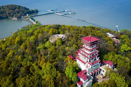 Taihu Fairy Islands Sacred Cliff Walk