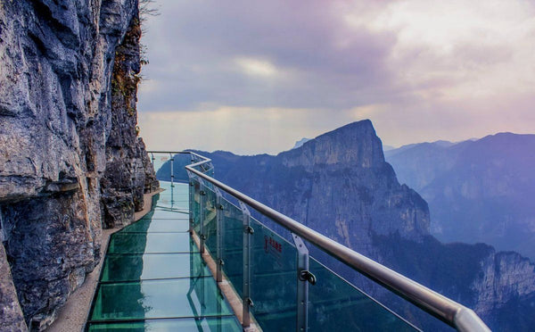 Tianmen Mountain Guaguai Glass Skywalk