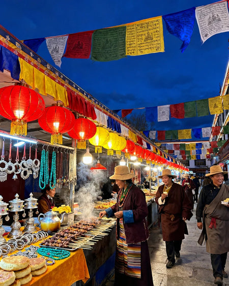 Tsuglakhang Square Twilight Food Market