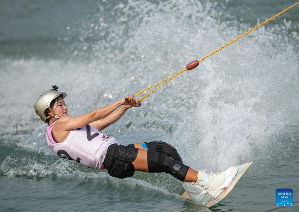 Wakeboarding (Yanqi Lake)