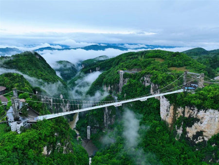 Zhangjiajie Grand Canyon Trekkers Valley